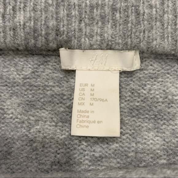 H&M sweater - Picture 2 of 2